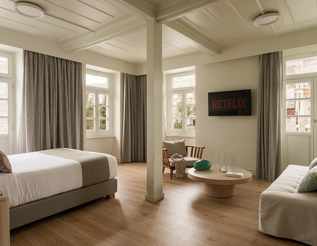 Honeymoon Suite with Balcony & City View